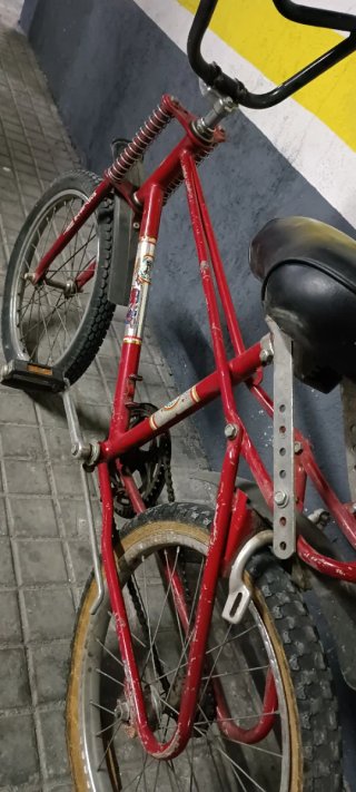 Bicicleta BMX BH Roja