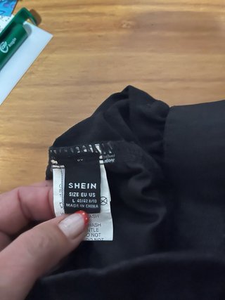 Bermuda negra Shein