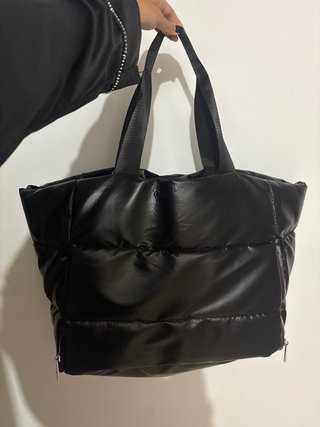 Bolso de viaje acolchado negro