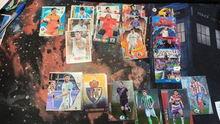 Lote 2170 (aprox) cromos y tazos fútbol