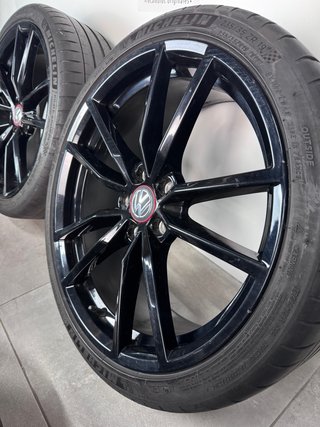 LLANTAS VW PRETORIA 19 ORIGINALES CON NEUMÁTICOS