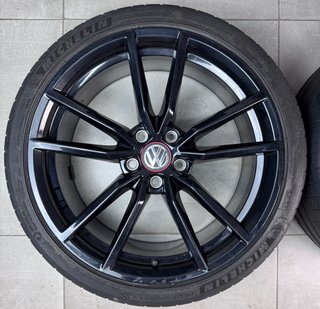 LLANTAS VW PRETORIA 19 ORIGINALES CON NEUMÁTICOS