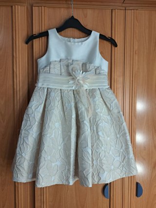 Vestido de ceremonia para niña