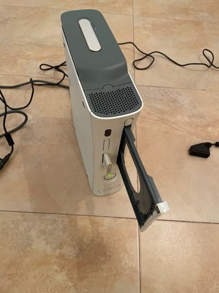 Xbox 360 Blanca con Kinect y Juegos