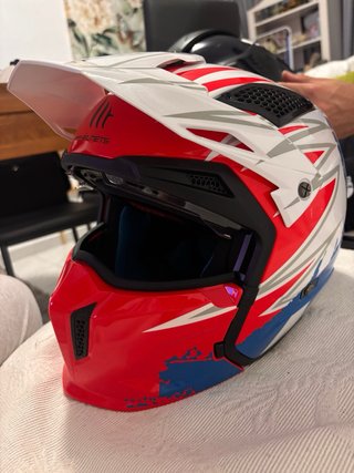 Casco MT Helmets Streetfighter S