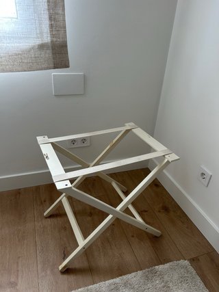 Tavolo pieghevole in legno beige