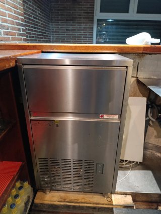 Lavavajillas y Fabricador de hielo