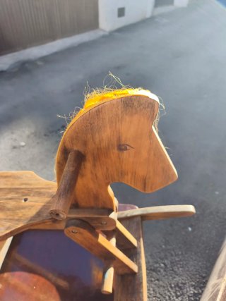 Caballito de madera artesanal, decoración vintage