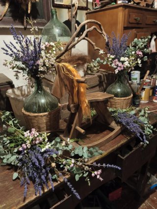 Caballito de madera artesanal, decoración vintage