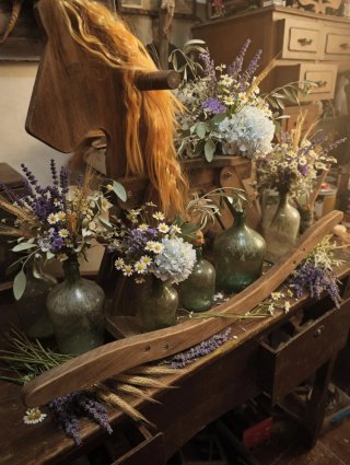 Caballito de madera artesanal, decoración vintage