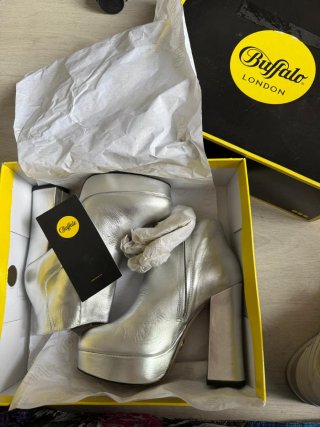 Botines Buffalo Piel Plataforma Tacón sin estrena