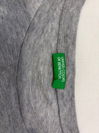 Camiseta Benetton gris con logo BE 65