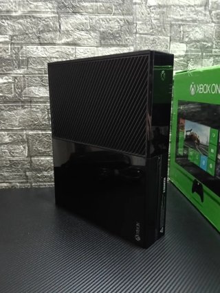 Xbox One + Caixa e comando original