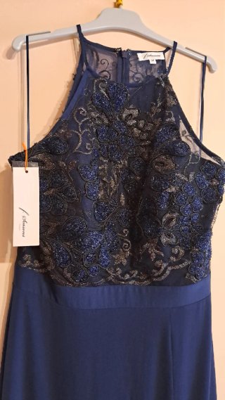 Vestido de fiesta azul con pedrería