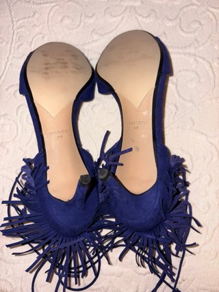 Zapatos de tacón morados con cordones