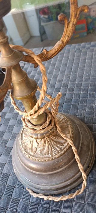 Lámpara de mesa antigua