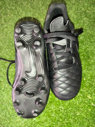 Botas de fútbol NIKE niño negras TALLA 31,5 NUEVAS