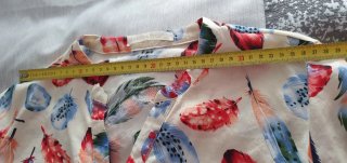 Conjunto camisa y pantalón estampado plumas