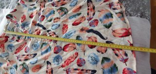 Conjunto camisa y pantalón estampado plumas