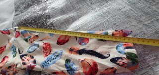 Conjunto camisa y pantalón estampado plumas