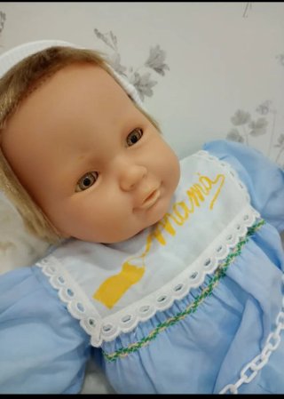 Muñeco Famosa Bebé con Chupete