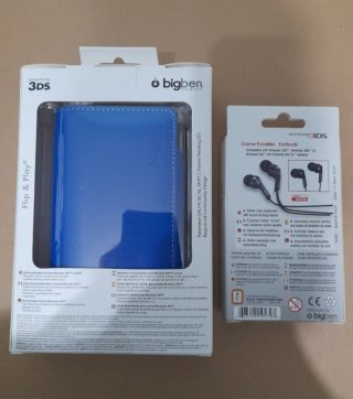 Offerta. Nuovo. Custodia e auricolari Nintendo 3DS