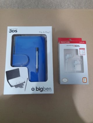 Offerta. Nuovo. Custodia e auricolari Nintendo 3DS