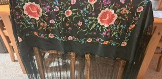 Manton de Manila Negro Bordado Flores