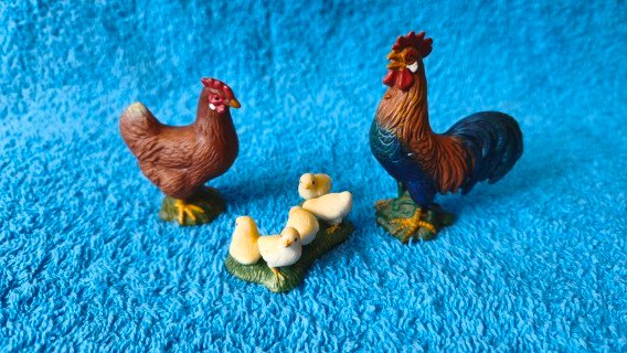 Familia de gallo, gallina y pollitos schleich