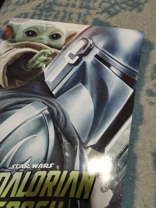 Póster adhesivo Mandalorian y Grogu tamaño A4