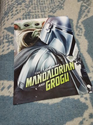 Póster adhesivo Mandalorian y Grogu tamaño A4