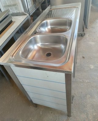 Fregadero doble acero con puertas y hueco 135 cms