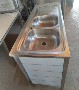 Fregadero doble acero con puertas y hueco 135 cms