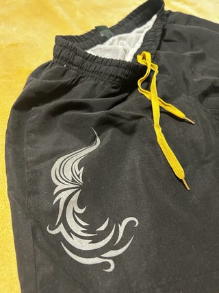 Bañador negro con diseño tribal