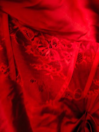 Elegante vestito in raso
