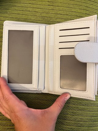Monedero blanco con diseño mandala