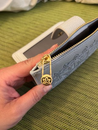 Monedero blanco con diseño mandala
