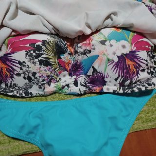 BIKINI TOP VOLANTE + TANGA