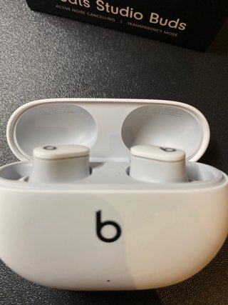Beats Studio Buds Blancos