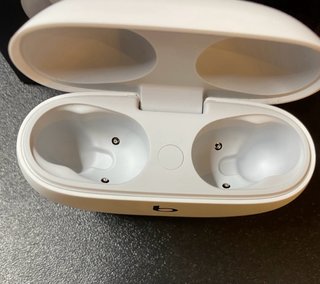 Beats Studio Buds Blancos