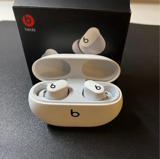 Beats Studio Buds Blancos