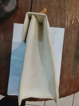 Borsa bianca in pelle effetto struzzo