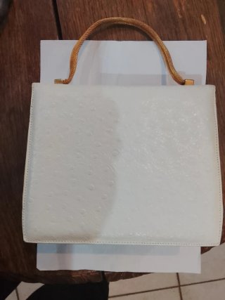 Borsa bianca in pelle effetto struzzo