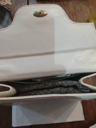 Borsa bianca in pelle effetto struzzo