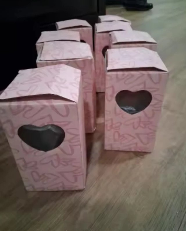 Rosa rosa con luci per regalo