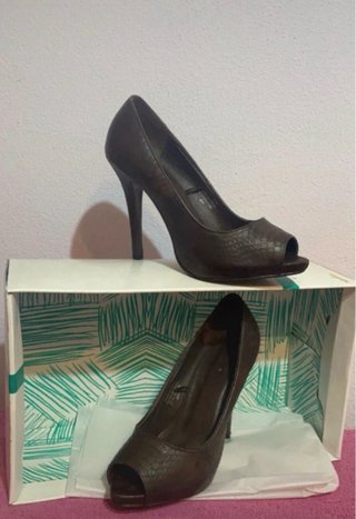 Pack 2 pares zapatos marrones 10€ Se venden dos