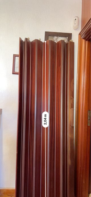 Puerta plegable de madera