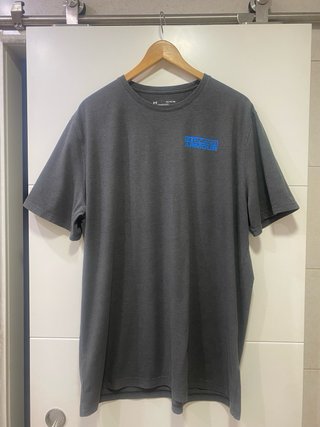 Camiseta Under Armour Talla XL Gris