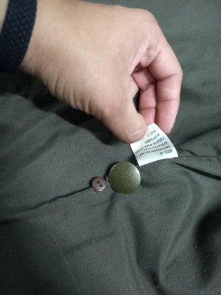 Gabardina de cuero gris