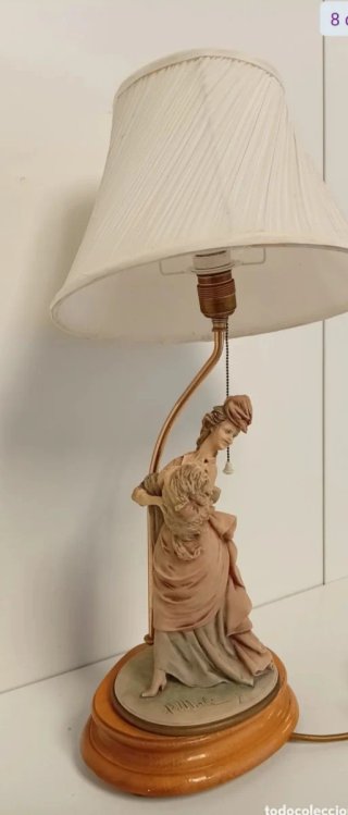 LAMPARA CAPODIMONTE ITALIANA PORCELANA MUJER PERRL